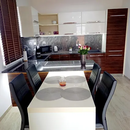 Apartment Sukromny